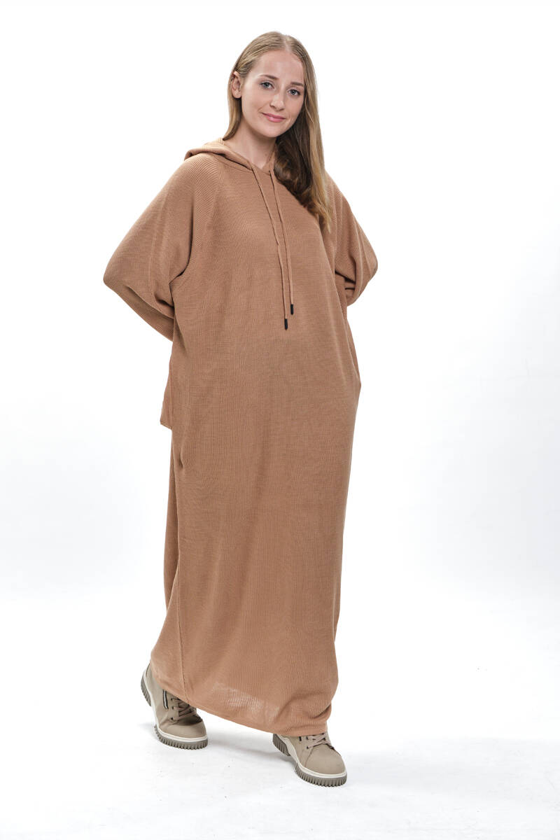 Kapşonlu Uzun Salaş Camel Triko Elbise - 3420